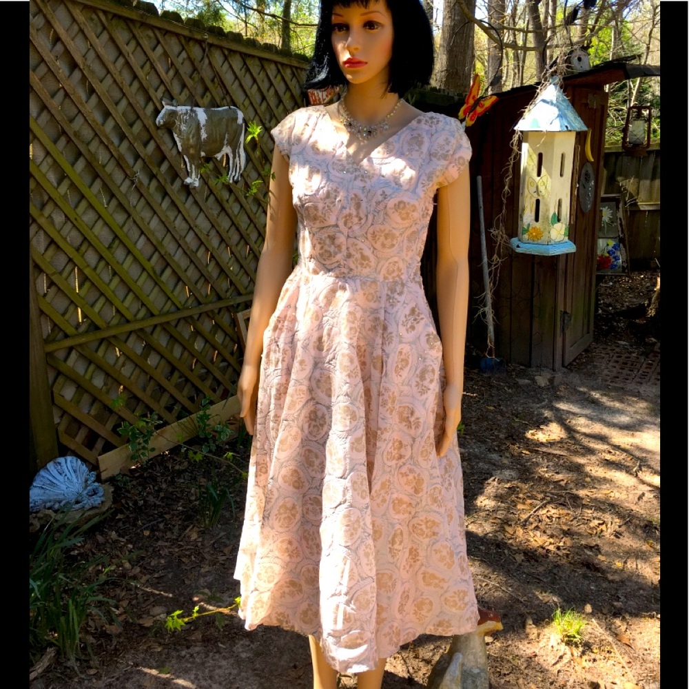 VINTAGE 1950’s PINK/GOLD FRUIT PATTERN DRESS